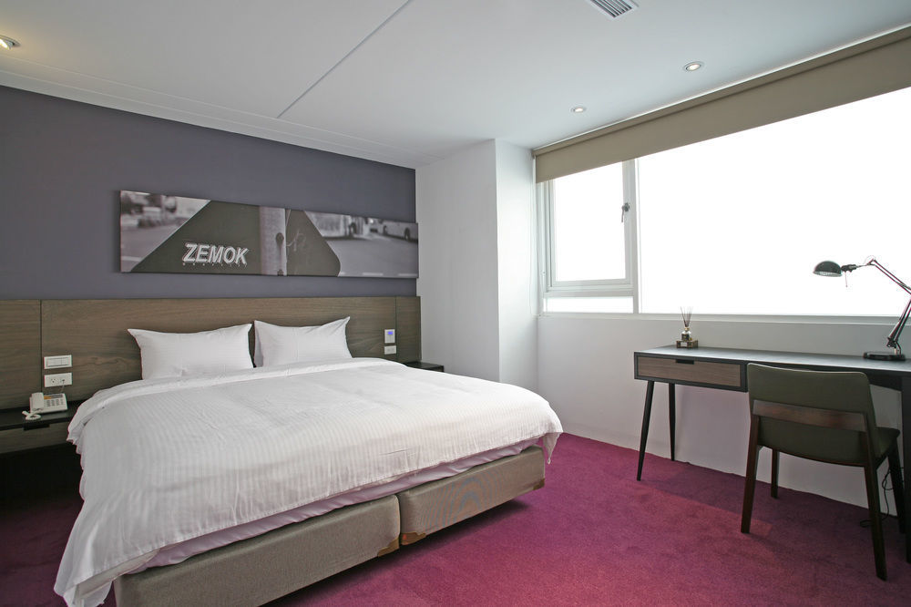P&F Hotel Taichung Buitenkant foto