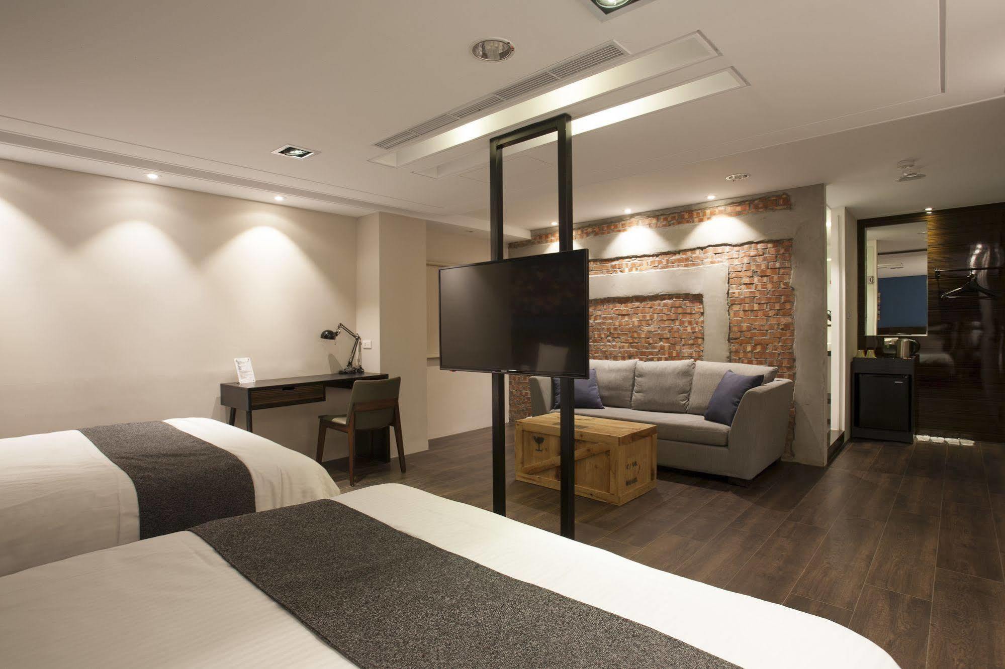 P&F Hotel Taichung Buitenkant foto