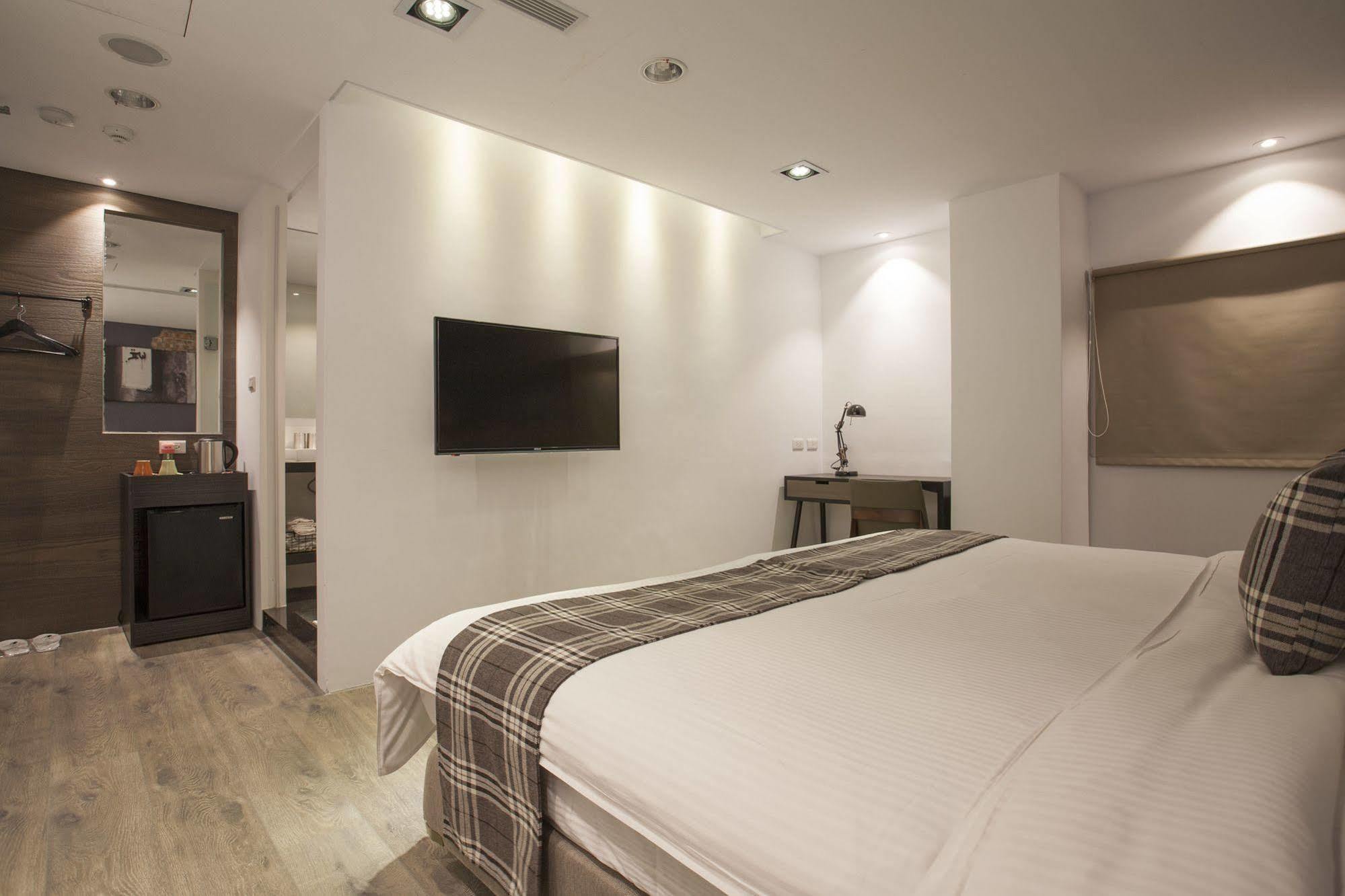 P&F Hotel Taichung Buitenkant foto