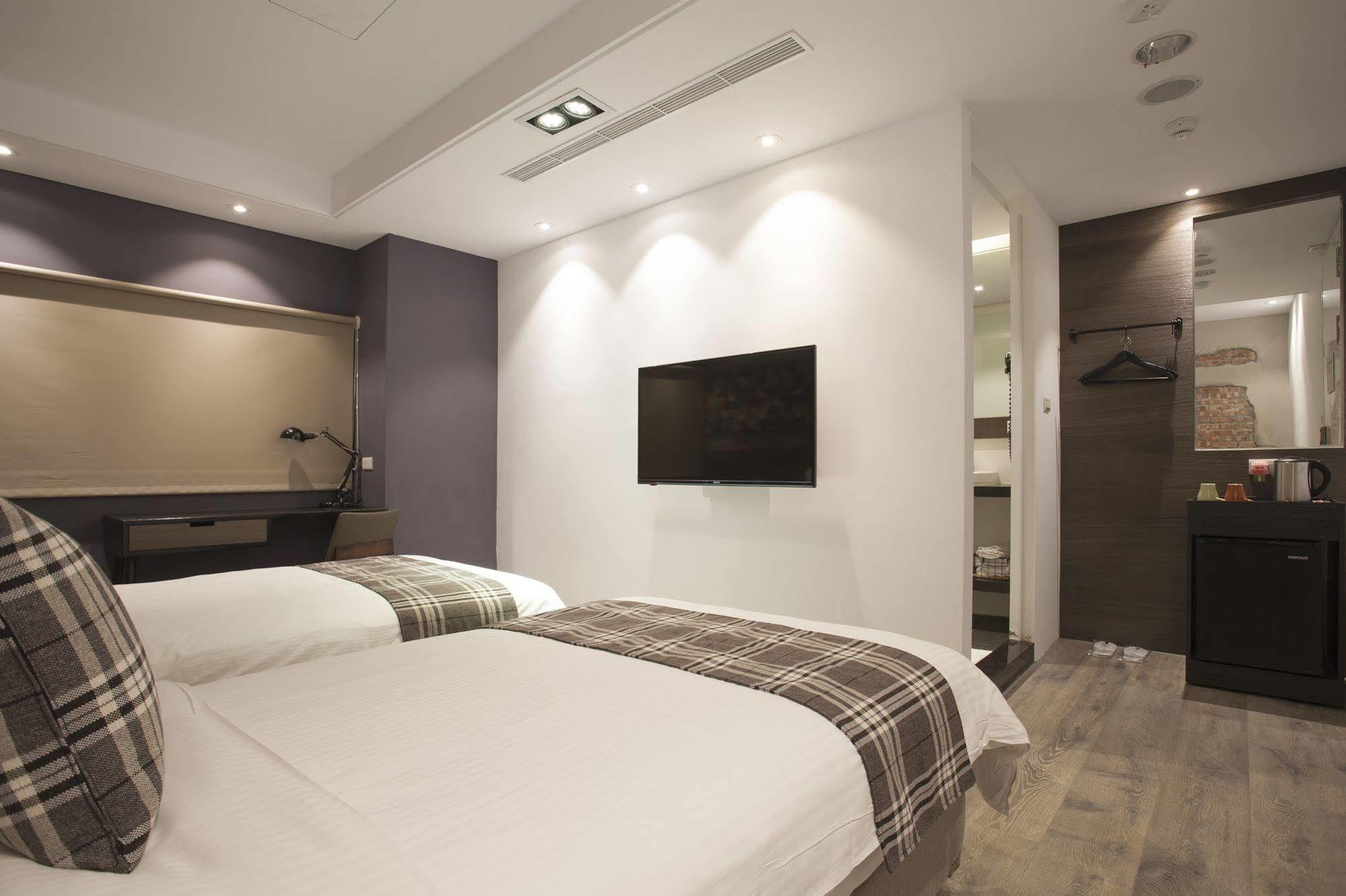 P&F Hotel Taichung Buitenkant foto