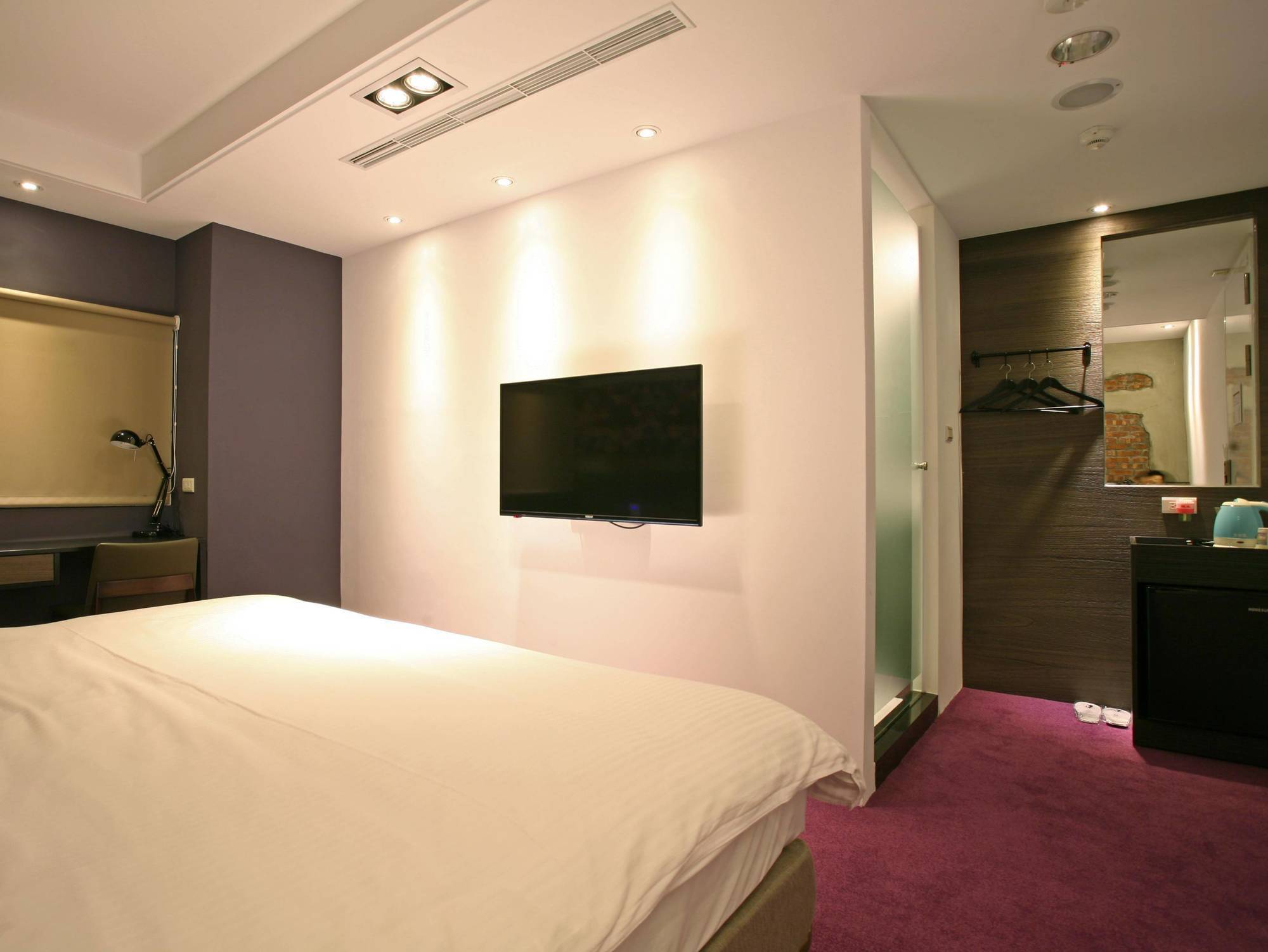 P&F Hotel Taichung Buitenkant foto